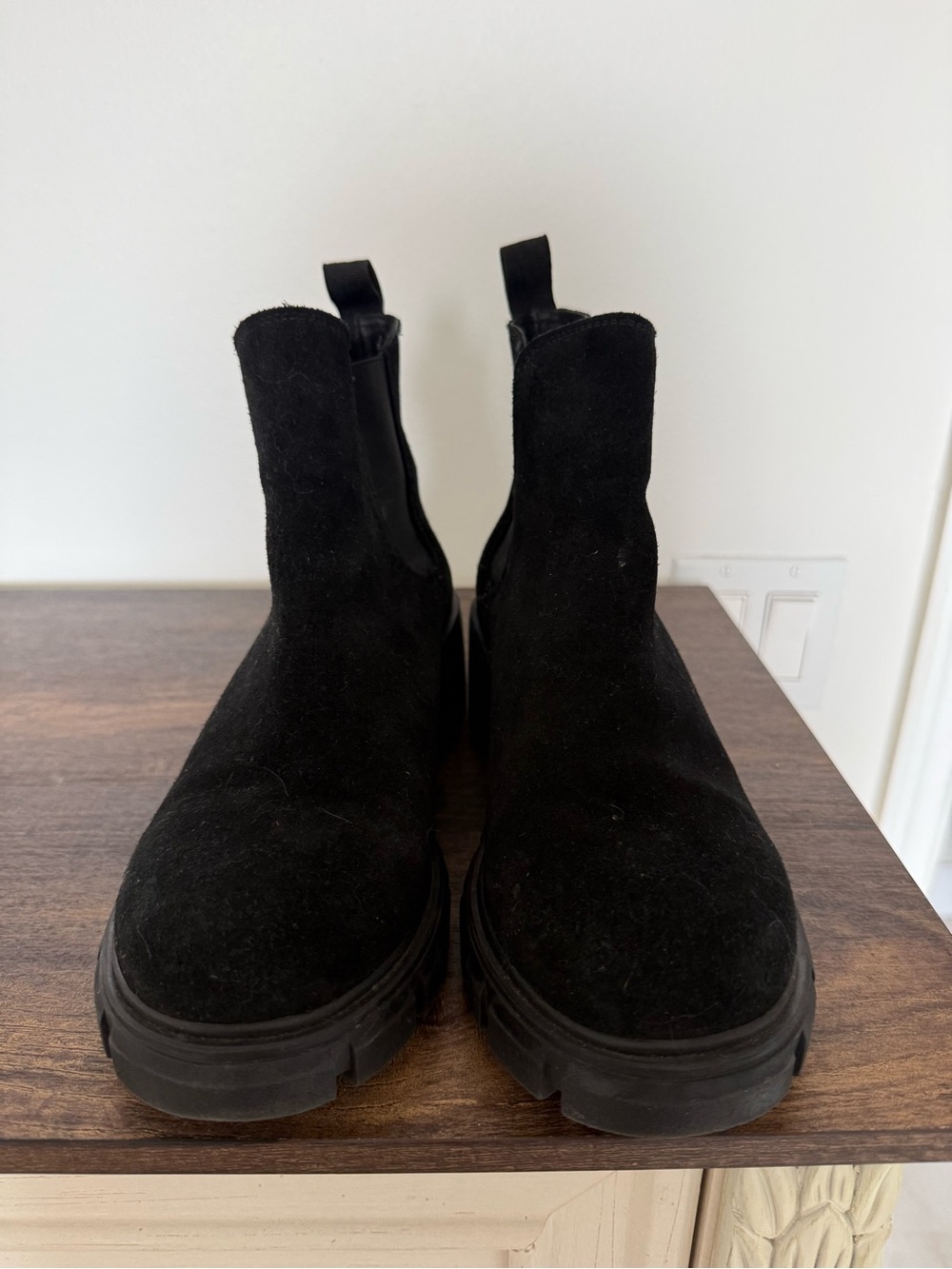 Steve Madden Black Suede Platform Lug Sole Chelsea Boots 9 - Picture 4 of 9